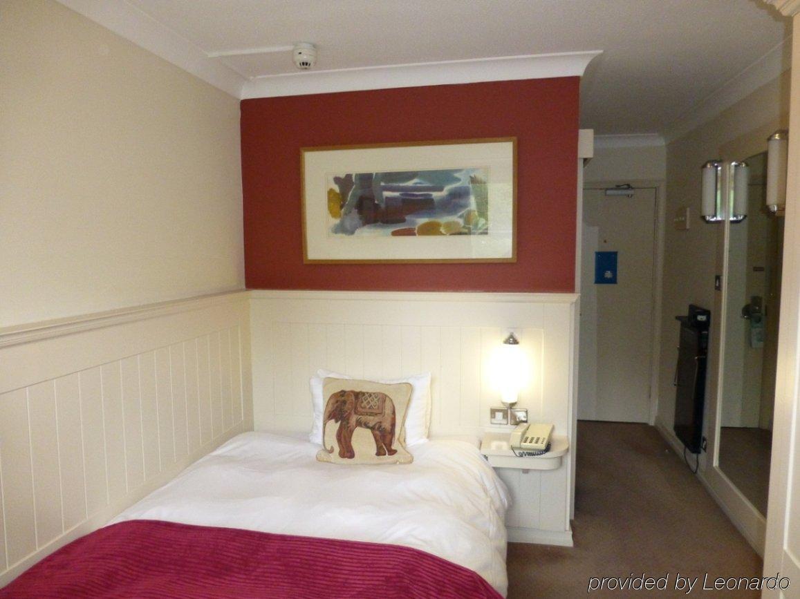 Waterloo Hotel Crowthorne Buitenkant foto
