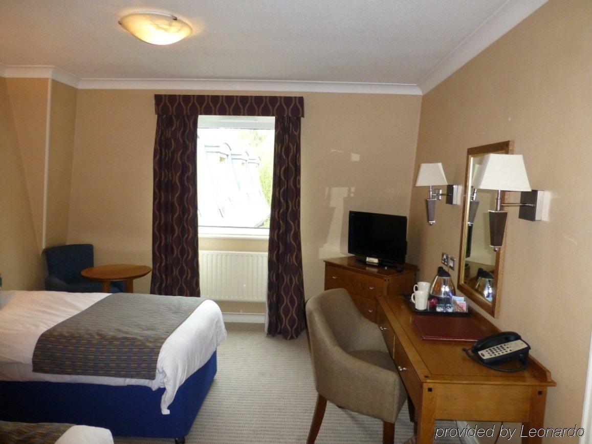 Waterloo Hotel Crowthorne Buitenkant foto
