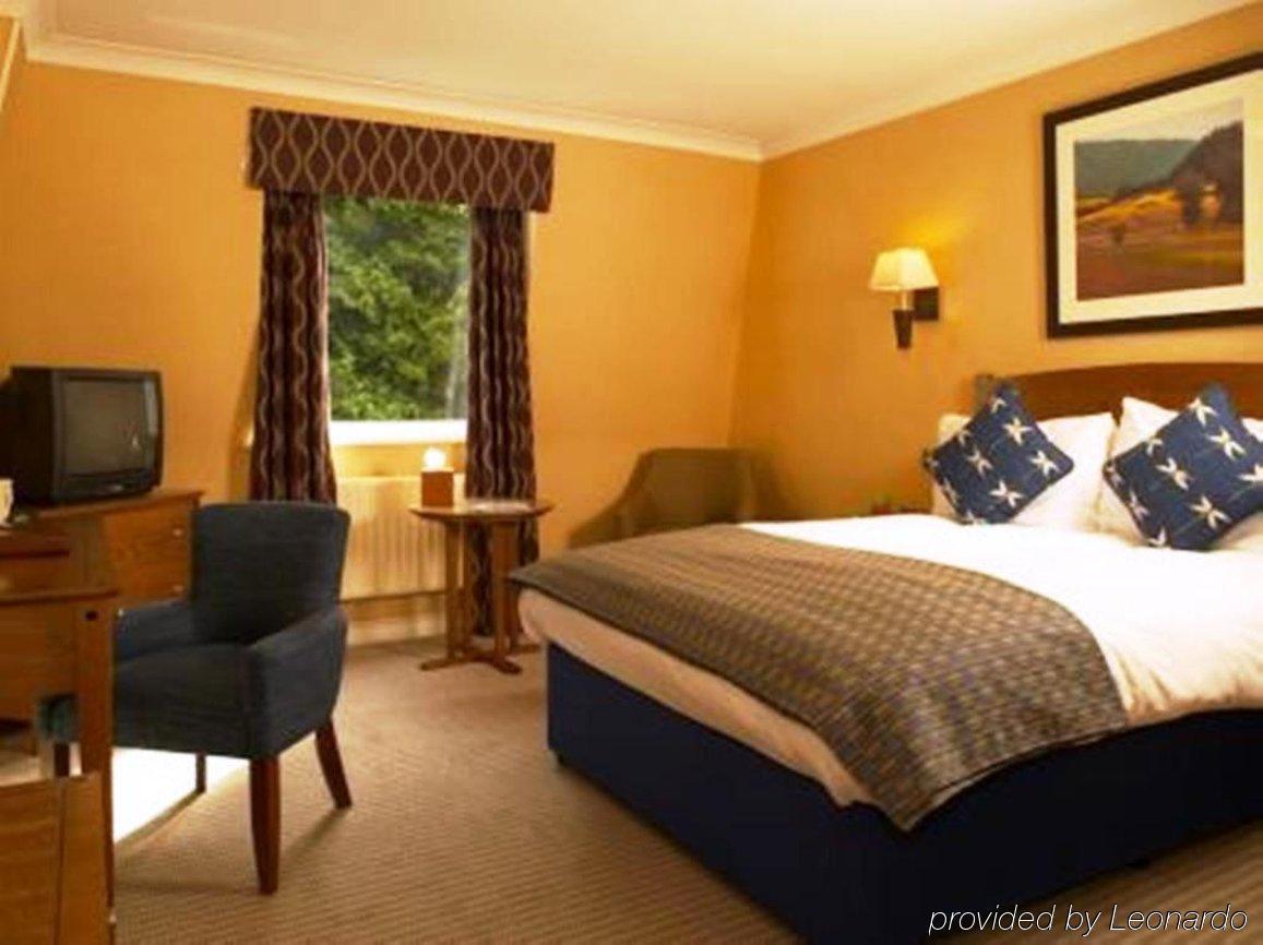 Waterloo Hotel Crowthorne Buitenkant foto